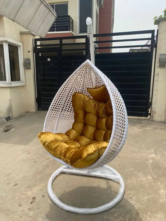 Hanging Egg Swing — White & Gold